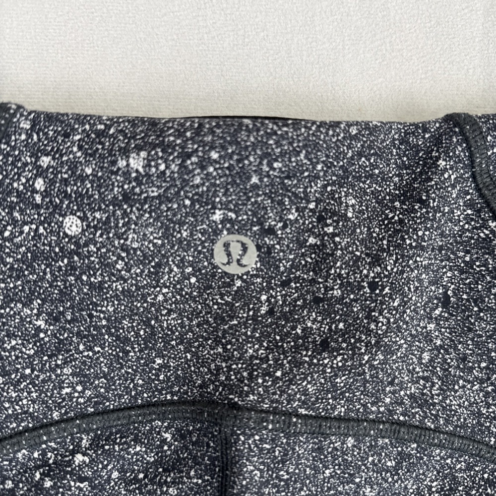 Lululemon Shorts Womens 4 Train Times 6" Luminesce Splatter White Black Gray - Picture 9 of 9